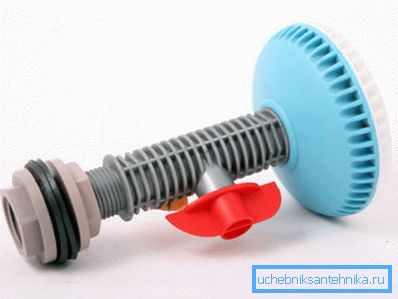 Plastična napa za poletno prho s pipo
