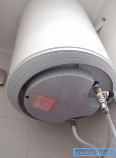 Priključitev na akumulacijski akumulacijski električni kotel