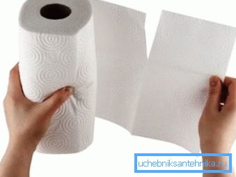 Brisačo ima gosto strukturo in je veliko slabše namočeno.