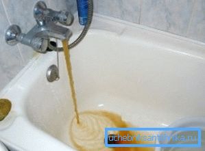 Večjo vsebnost železa lahko včasih označimo z rjavimi barvami. Večjo vsebnost železa lahko včasih označimo z rjavimi barvami.