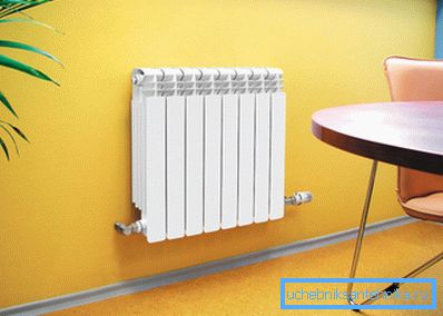 Pravilno izbrani grelni radiatorji v apartmaju lahko okrasijo notranjost. Pravilno izbrani grelni radiatorji v apartmaju lahko okrasijo notranjost.