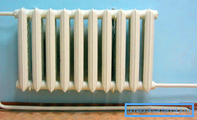 Pri centralnem ogrevanju so v sobi le radiatorji, kar je zelo priročno. Pri centralnem ogrevanju so v sobi le radiatorji, kar je zelo priročno.
