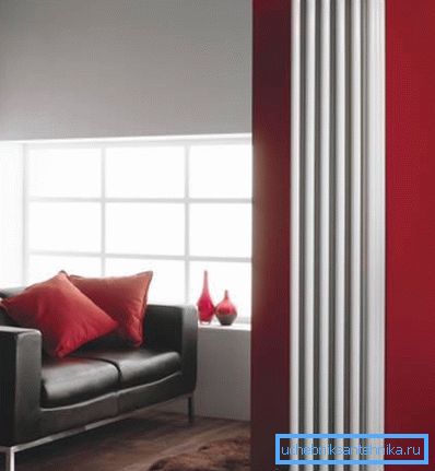 Primer sodobnega dizajna z uporabo ozkega radiatorja.