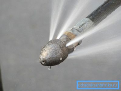 Čiščenje kanalizacijske hidrodinamične metode - je ena izmed najučinkovitejših in varnejših načinov.