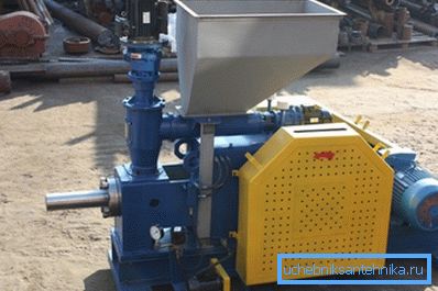 Industrijski granulator za briketiranje lesnih odpadkov Industrijski granulator za briketiranje lesnih odpadkov