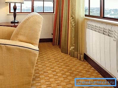 Ogrevalni radiator z aluminijastim toplotnim izmenjevalnikom mora biti pravilno nameščen, da se zagotovi zračna konvekcija Ogrevalni radiator z aluminijastim toplotnim izmenjevalnikom mora biti pravilno nameščen, da se zagotovi zračna konvekcija