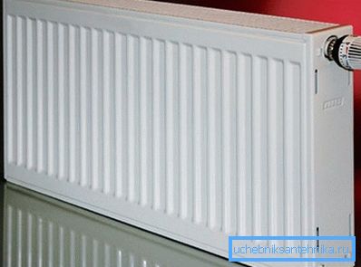Radiator z integriranim balansirnim regulatorjem