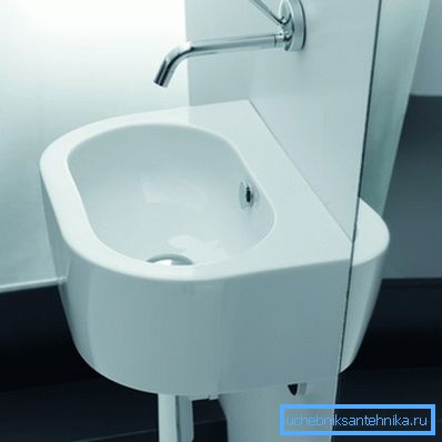 Ponovite kopalnico brez odprtine pod mešalnikom Kerasan Flo