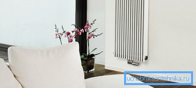 Lokacija radiatorjev za ogrevanje v zasebni hiši je odvisna od posebne postavitve in arhitekture. Lokacija radiatorjev za ogrevanje v zasebni hiši je odvisna od posebne postavitve in arhitekture.