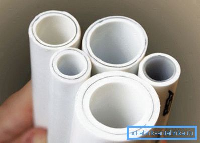 Velikost rezalnega orodja je odvisna od uporabljenega materiala. Velikost rezalnega orodja je odvisna od uporabljenega materiala.