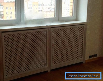 Rešetka na radiatorju Rešetka na radiatorju