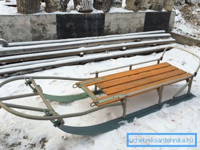 Sledi iz plastičnih cevi se lahko izvedejo neodvisno Sledi iz plastičnih cevi se lahko izvedejo neodvisno