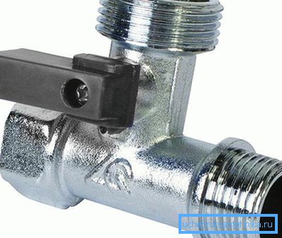 Plumbing tee z medeninasto pipo Plumbing tee z medeninasto pipo