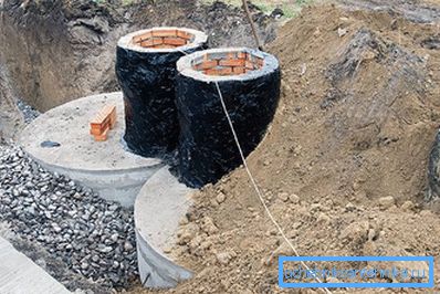 Septični rezervoar dveh betonskih konstrukcij