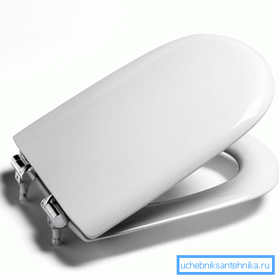 Sedeži Microlift imajo tradicionalne pritrdilne elemente Sedeži Microlift imajo tradicionalne pritrdilne elemente