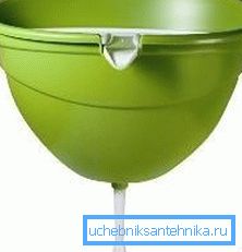 Sistemi s plastičnimi ventili niso priporočljivi, saj imajo relativno kratko življenjsko dobo in pričnejo teči, ko se segrejejo na sonce.