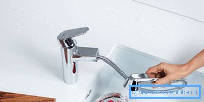 Pipa iz pipe je primerna za umivanje posode Pipa iz pipe je primerna za umivanje posode