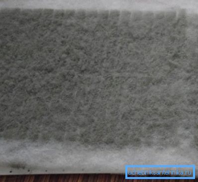 Izgleda kot sintepon za ventilacijske filtre, ki jih je treba zamenjati Izgleda kot sintepon za ventilacijske filtre, ki jih je treba zamenjati