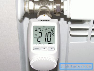 Toplotna glava lahko vzdržuje želeno temperaturo zraka v prostoru. Toplotna glava lahko vzdržuje želeno temperaturo zraka v prostoru.