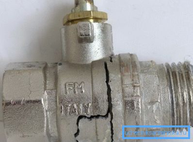 Telo tankega siluminata ni dovolilo ventilu, Telo tankega siluminata ni dovolilo ventilu,