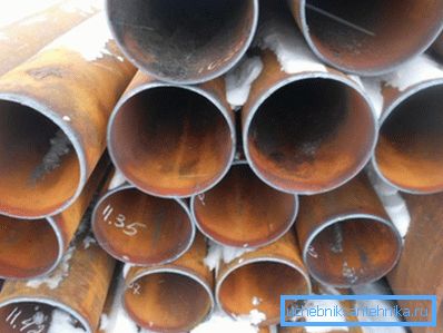 Pipe 325x8 mm na zalogi Pipe 325x8 mm na zalogi