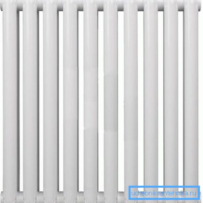 Aluminijev cevni radiator. Aluminijev cevni radiator.