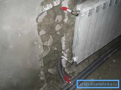 Cevi je mogoče prikriti pod tlemi ali skrite v zidovih.