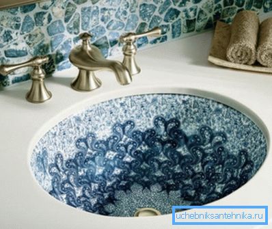 Barvni porcelan. Barvni porcelan.