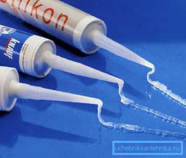 Kadica s silikonsko tesnilno maso mora biti v omari Kadica s silikonsko tesnilno maso mora biti v omari