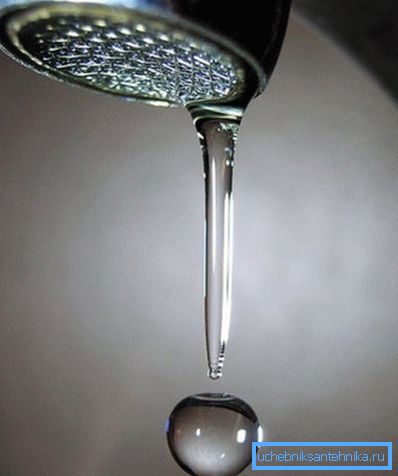 Vsak dan na tisoče kapljic negativno vpliva na vodne račune. Vsak dan na tisoče kapljic negativno vpliva na vodne račune.