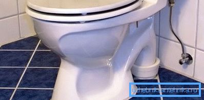 WC na keramičnih ploščicah