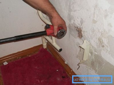 Namestitev vijaka utripa na robu cevovoda Namestitev vijaka utripa na robu cevovoda