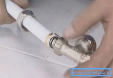 Namestitev obešal na kovinsko plastiko Namestitev obešal na kovinsko plastiko