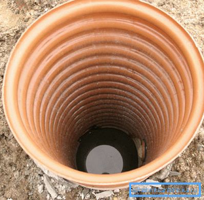 Vgrajeni plastični obroči opravljajo popolnoma enake funkcije kot pri uporabi armiranobetona Vgrajeni plastični obroči opravljajo popolnoma enake funkcije kot pri uporabi armiranobetona