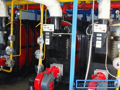 V klimatskih sistemih s centralnim pretokom hladilne tekočine je treba namestiti močnejše cevi.