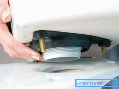 V nekaterih primerih, če želite zamenjati mehanizem, morate odstraniti celoten rezervoar. V nekaterih primerih, če želite zamenjati mehanizem, morate odstraniti celoten rezervoar.