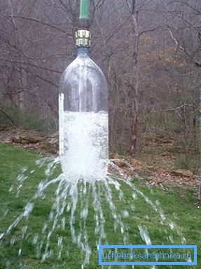 Različica konstrukcije z običajno plastično steklenico Različica konstrukcije z običajno plastično steklenico