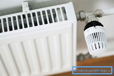 Pomembno je upoštevati standarde za montažo radiatorjev.