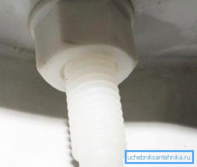 Pogled od spodaj navidezne plastične matice Pogled od spodaj navidezne plastične matice