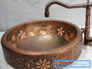 Vintage bronasti model