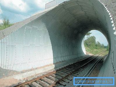 Culvert cev kot železniški predor