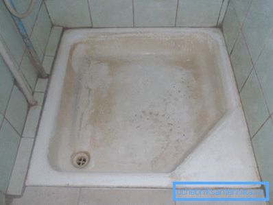 Tukaj vodijo majhne praske na emajlirani površini.