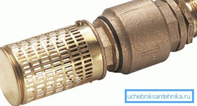 Sesalni del dobimo s povratnim ventilom in grobim filtrom. Sesalni del dobimo s povratnim ventilom in grobim filtrom.