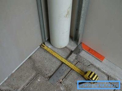 Izmerimo dimenzije škatle in opazujemo potrebno vdolbino Izmerimo dimenzije škatle in opazujemo potrebno vdolbino