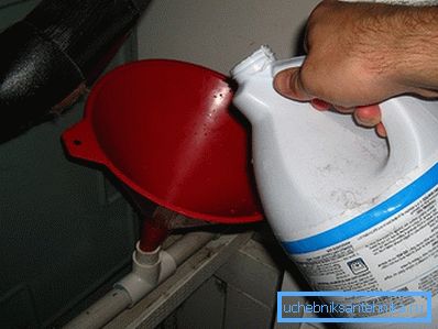 Čiščenje detergenta v cev