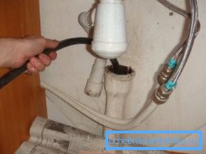 Vzemi kabel v kanalizacijo Vzemi kabel v kanalizacijo